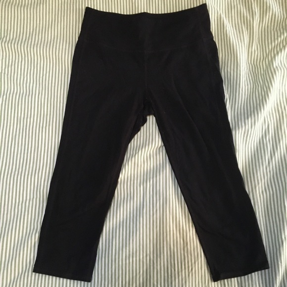 Athleta Pants - Athleta High Rise Chat Capri